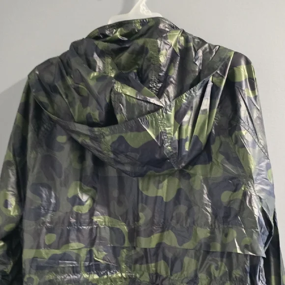 Anatomie Green and Black Trench Coat with Camouflage Design - Picture 12 of 16
